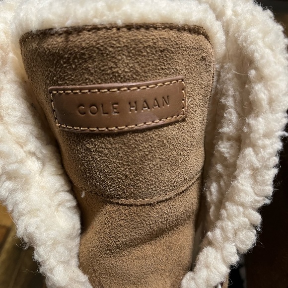 Cole Haan Womens Zerogrand Suede Waterproof Shearling Chukka Boots. Size 7 - Picture 8 of 16